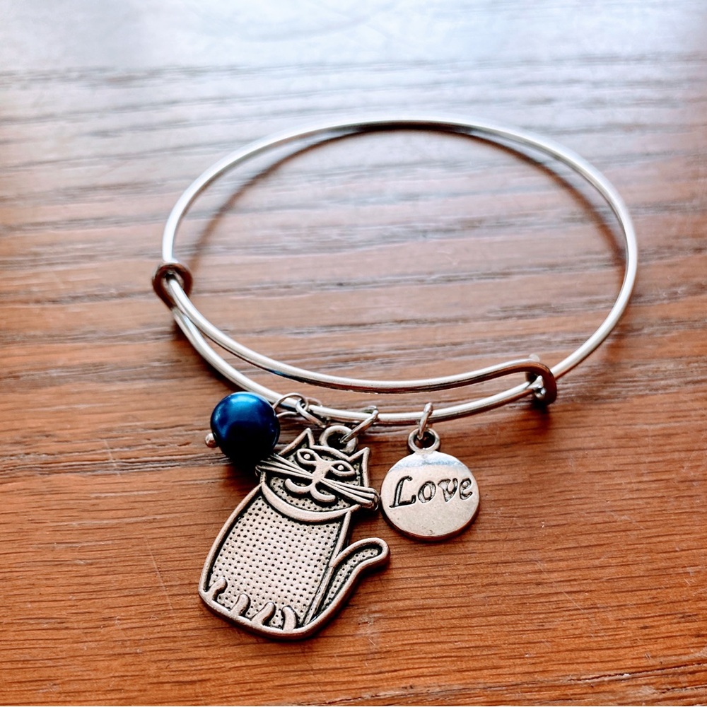 Cat charm bangle bracelet